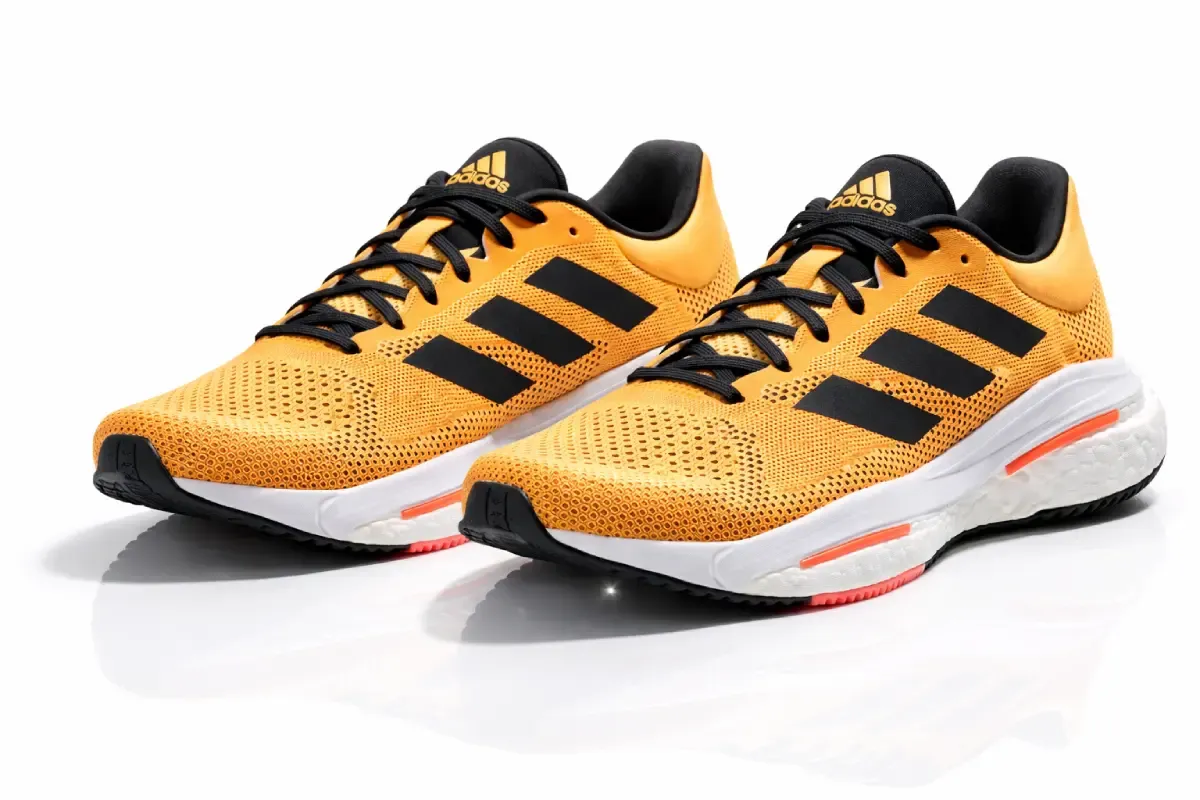 An image of a pair of sneakers Adidas Solarglide 5