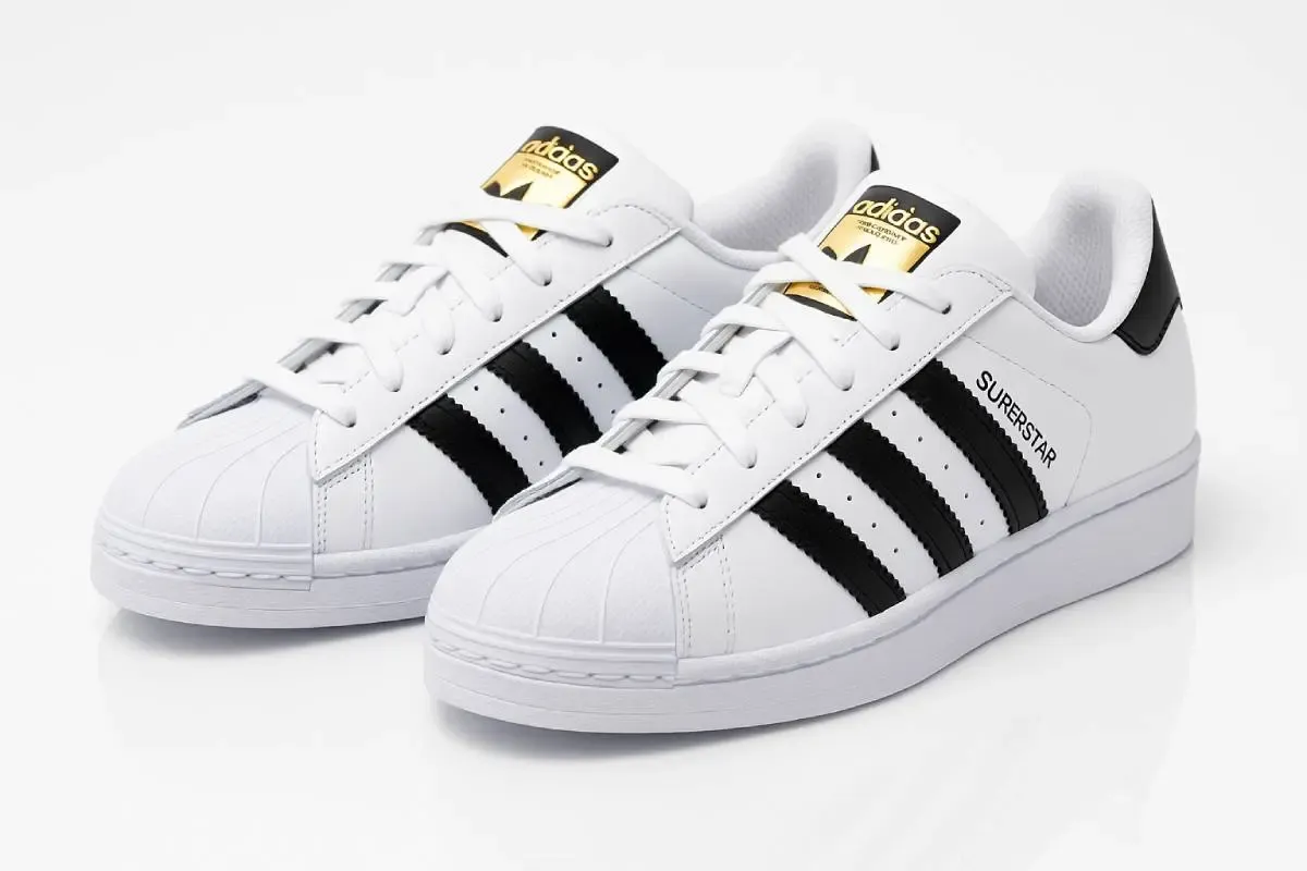 An image of a pair of sneakers Adidas Superstar