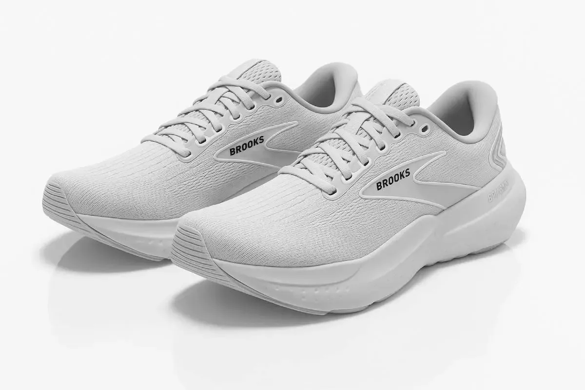 An image of a pair of sneakers Brooks Glycerin 21