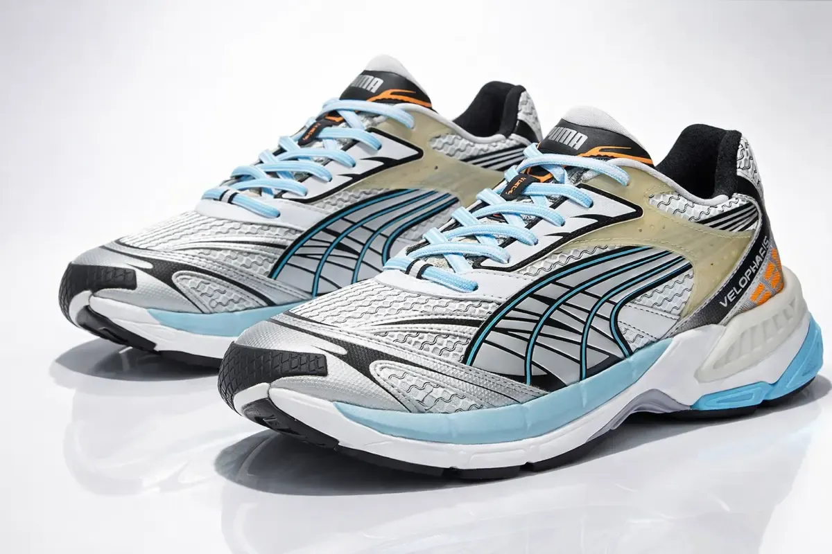 An image of a pair of sneakers Puma Velophasis